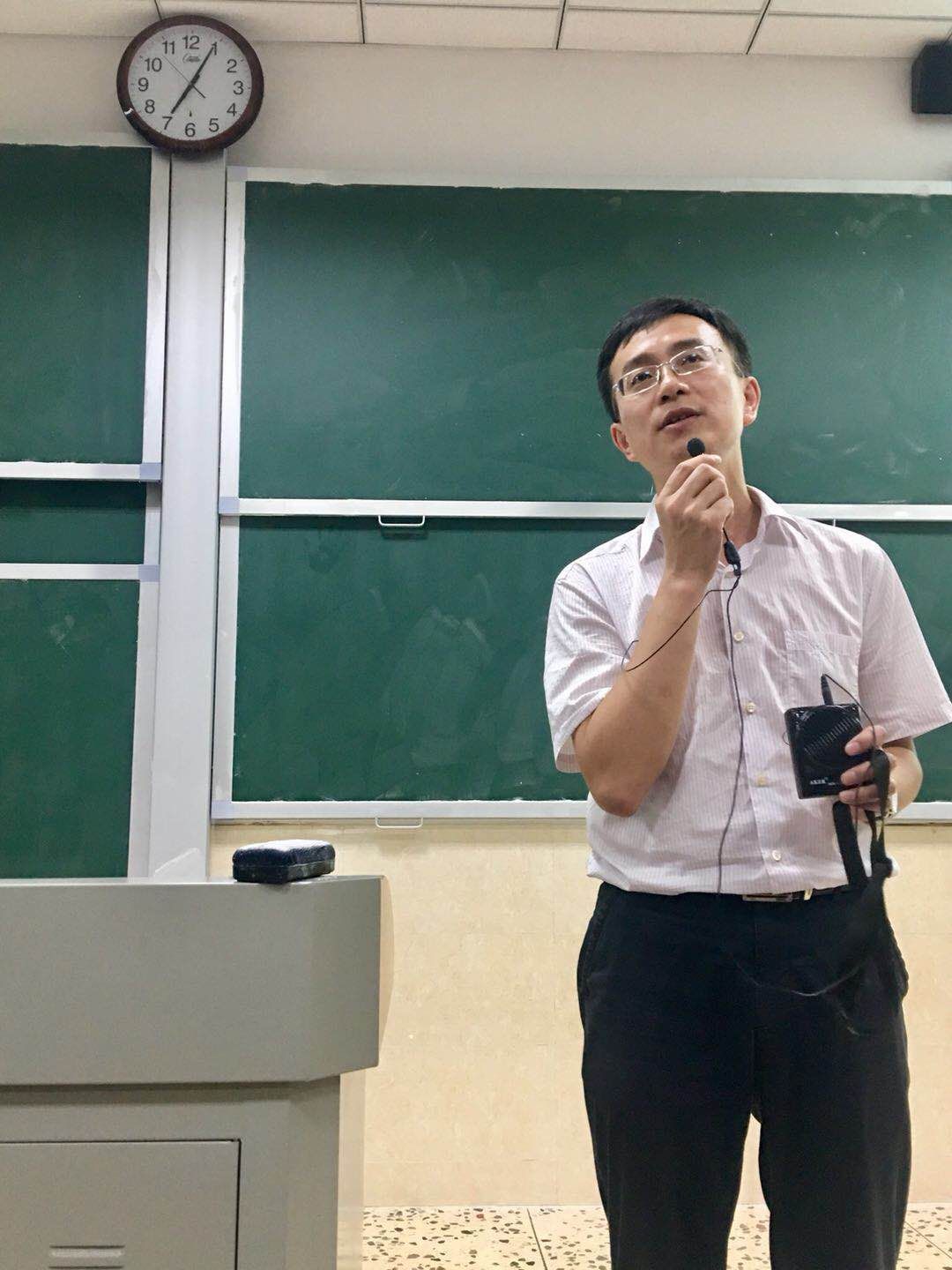 裴刚副院长参加此次大会