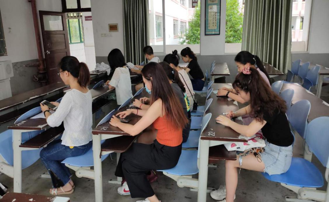 yl23455永利官网党支部现场向方璇同志学习活动